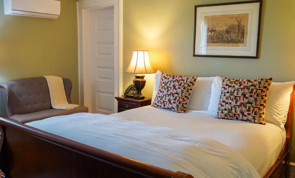 Copper Beech Inn - Deluxe Single Room