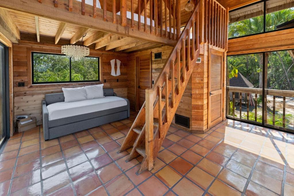 Qadimgi mushukdagi cum Dildolar bilan shahvoniy chaqaloqlar videosini tomosha qiling.