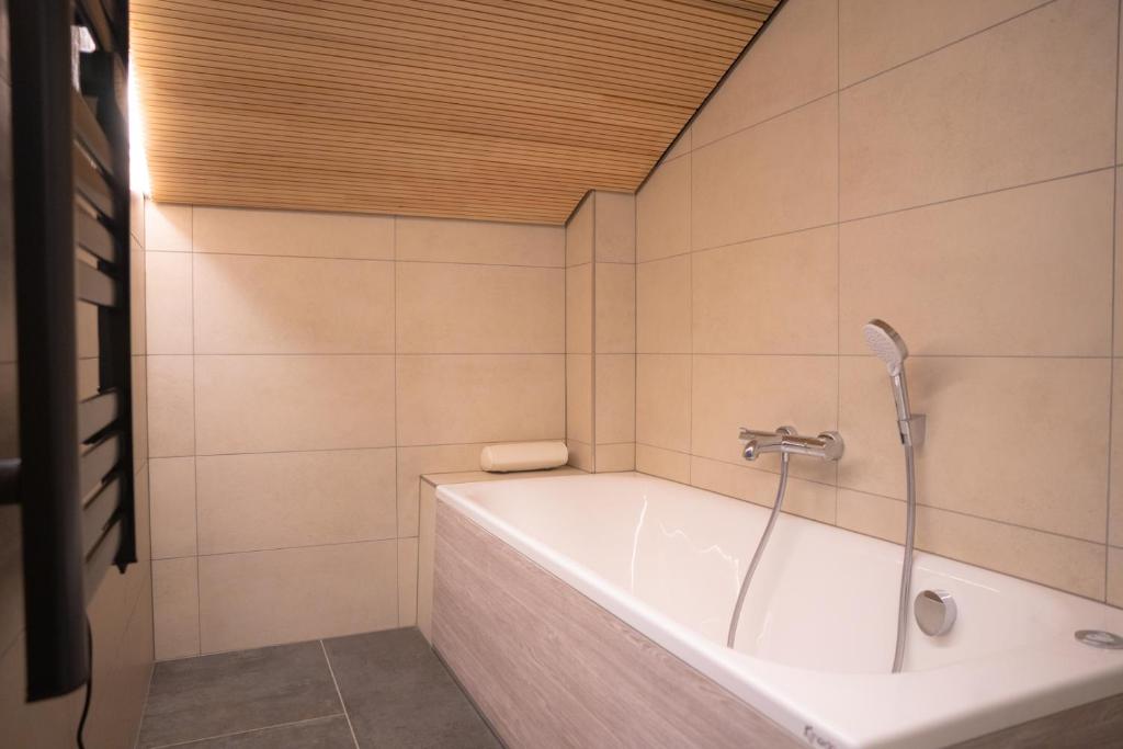 Chalets Horizon Blanc - Vue exceptionnelle Loup Blanc -Sauna extérieur Ours des Glaces -5 étoiles – photo 36