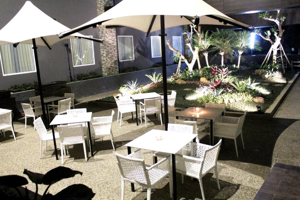 Zahrada ubytování Bonnet Hotel Surabaya