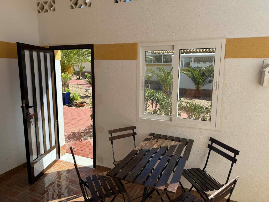 A balcony or terrace at Casa Montana near the Coast