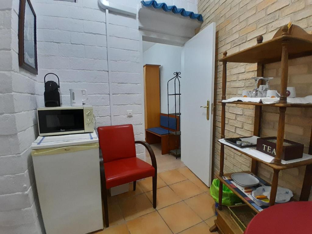 Cucina o angolo cottura di Pensión Antonio Guesthouse