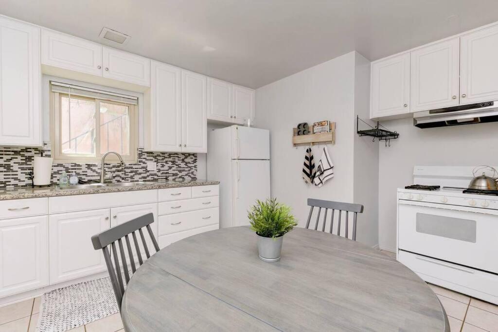 رزرو هتل، Casa Amore -2BR- پارکینگ رایگان در Driveway برای 3 ماشین، آژانس مسافرتی آسمان سپید