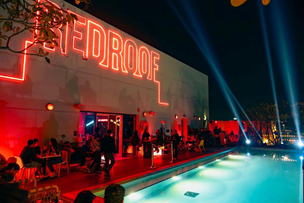 Radisson RED Dubai Silicon Oasis - Resim 42