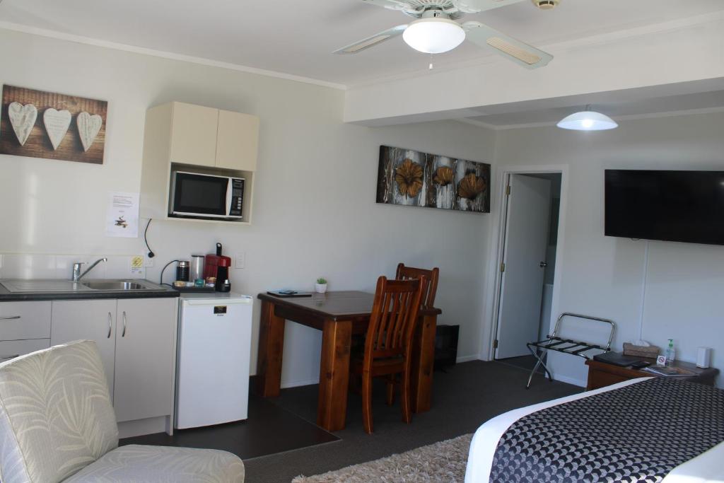 Coromandel Seaview Motel - Resim 35
