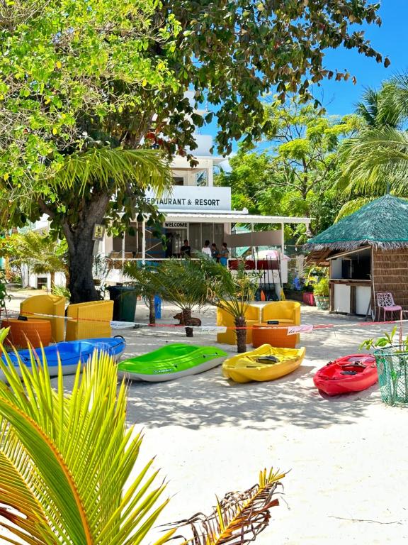 Giardino di In Dai Aquasports and Beach Resort