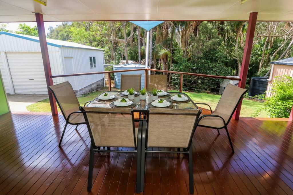 Balkón nebo terasa v ubytování McLeods - Three-Bedroom, Pet-Friendly Coastal Escape in Central Agnes Water
