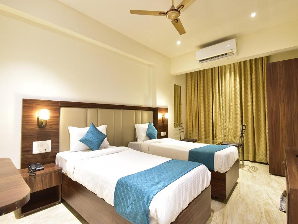 Hotel Candor Amigo Airoli Mind Space - Deluxe Twin Room