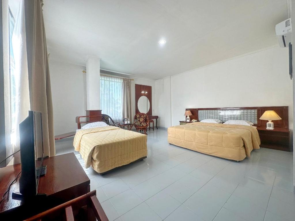 Hotel Wisata Indah Sibolga - Camera Familiare Deluxe