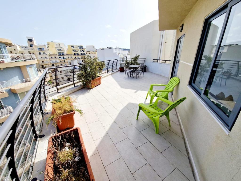 En balkong eller terrasse på Penthouse with Large Terrace close to Seafront