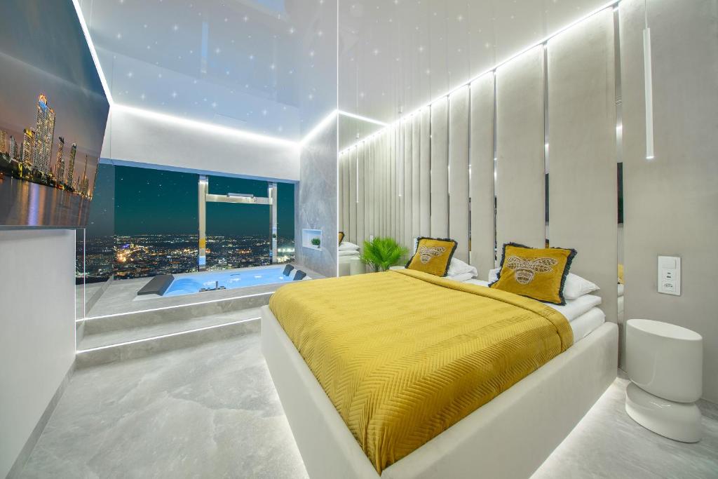 Apartamenty Sky Tower z Wanna Przy Oknie - Deluxe Family Room