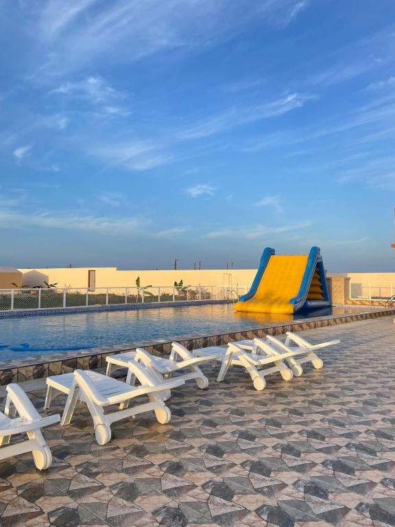 Bazén v ubytování Lina Dreamland Resort nebo v jeho okolí