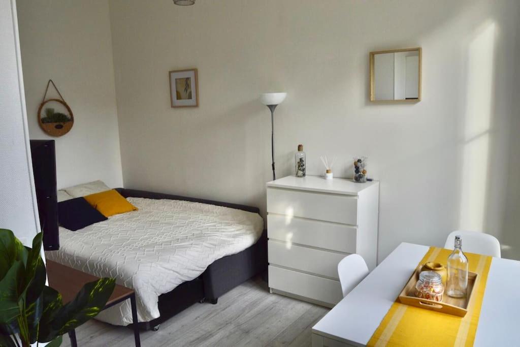 Postel nebo postele na pokoji v ubytování Studio calme et cosy au Andelys pour 2 personnes