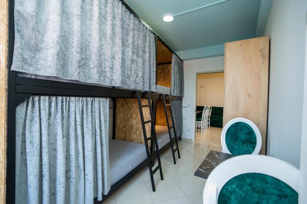 Cama o camas de una habitación en Golden Sleep Hostel