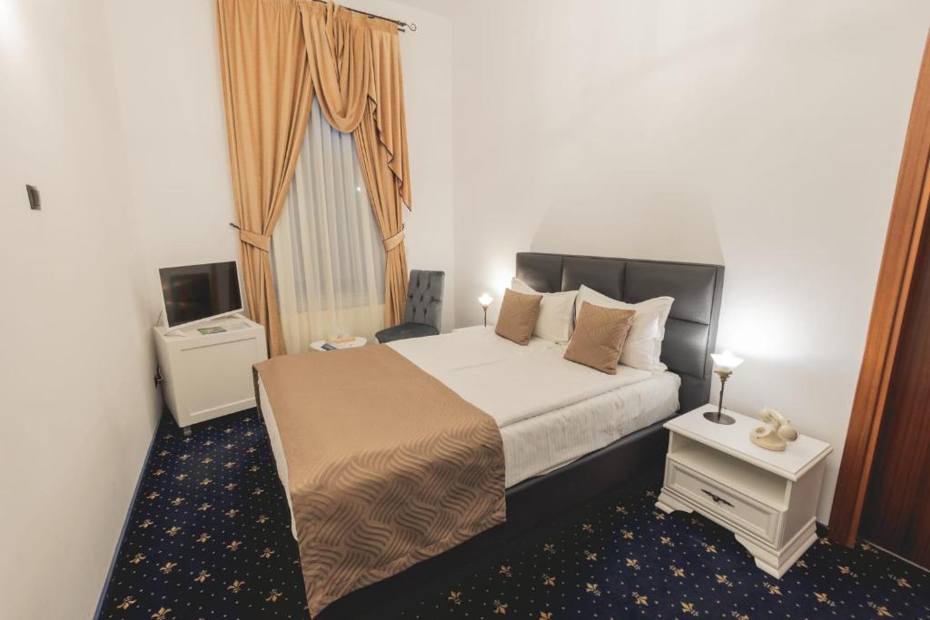 Hotel Carol - Vatra Dornei - Petite Chambre Double