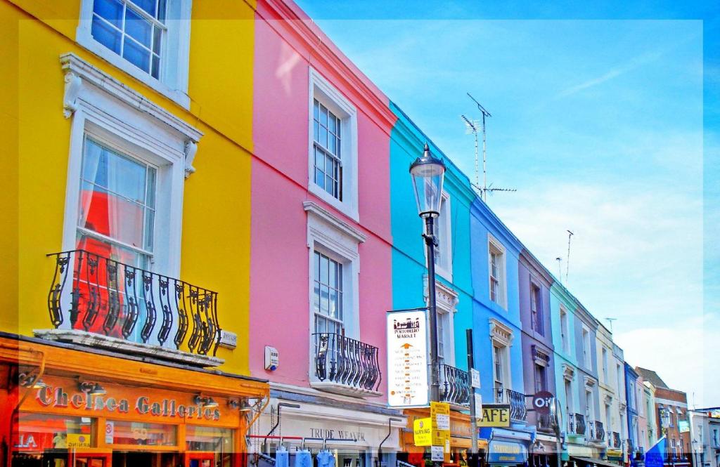a colorful building on the side of a street at Beautiful 1 Bedroom flat in Perfect location in London