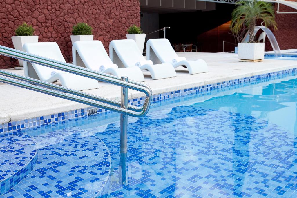  Ritz Plaza Hotel