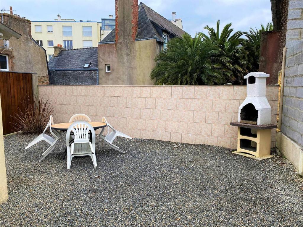 Fotografia z galérie ubytovania Maisonnette à 150m du centre-ville et des commerces à PERROS-GUIREC - Réf 922 v destinácii Perros-Guirec