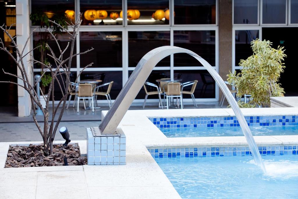  Ritz Plaza Hotel