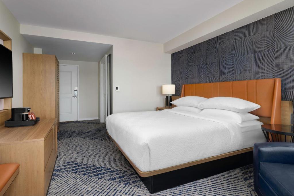 Sheraton Erie Bayfront Hotel - Gastkamer, 1 King, Marina View