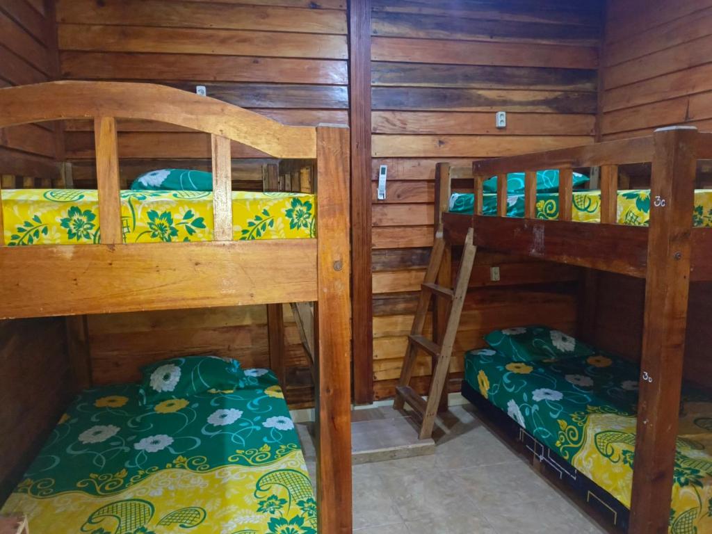 Palanda nebo palandy na pokoji v ubytování Fantastic B"n"B