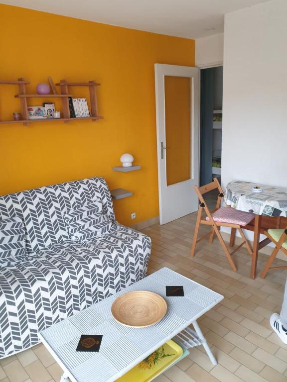 Photo de la galerie de l'établissement studio meublé carqueiranne, à Carqueiranne