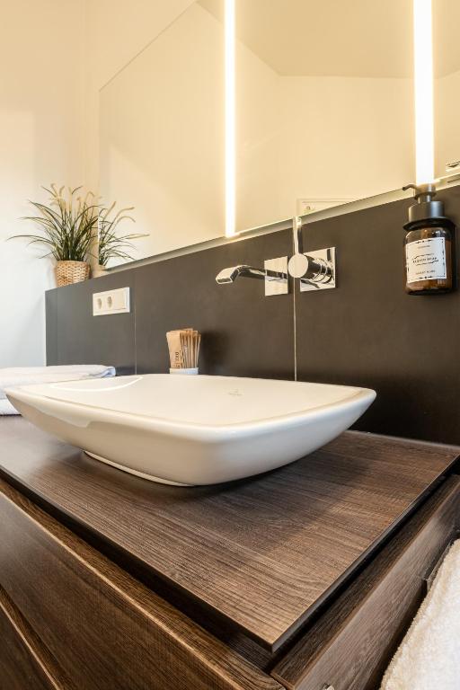 Privatzimmer "Haus Schweiz" - WIFI, Smart-TV, Zentral! - 8