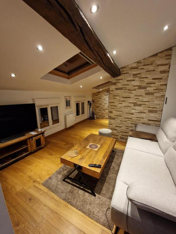 Photo de la galerie de l'établissement Appartement chaleureux en plein coeur de Bordeaux, à Bordeaux