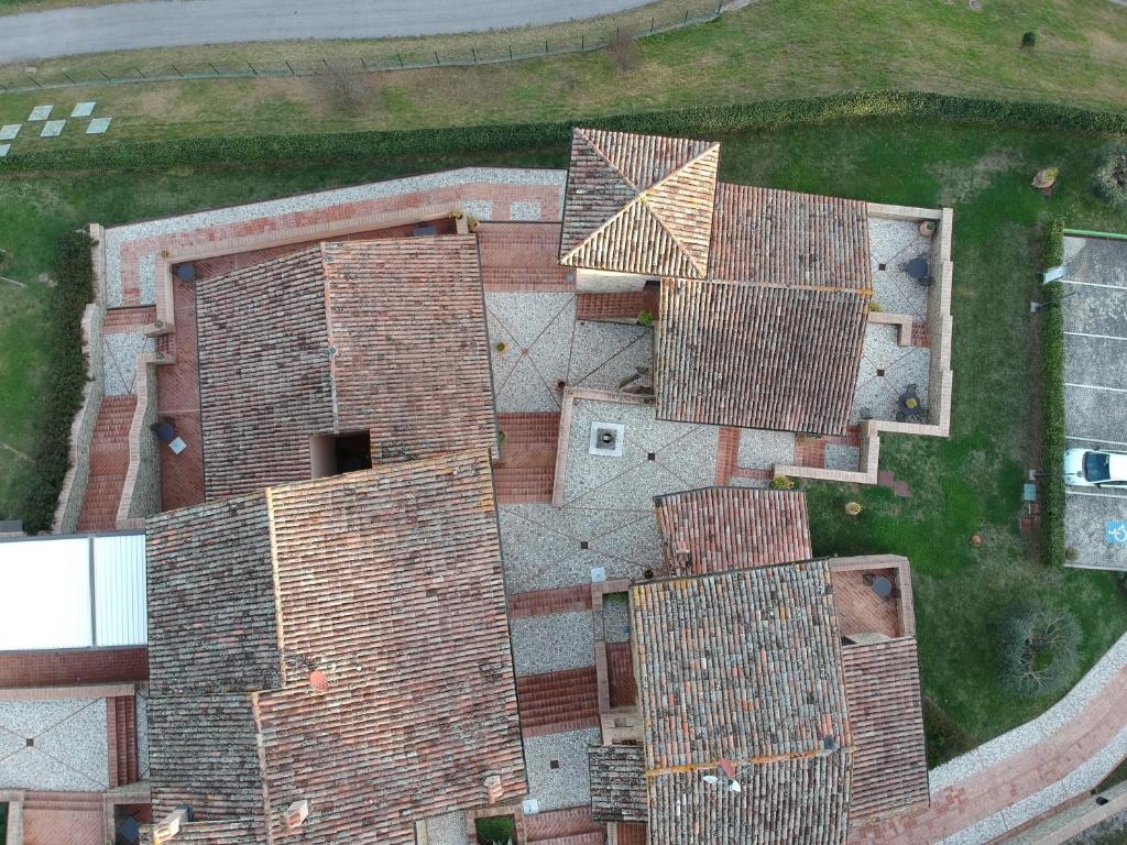 Letecký snímek ubytování Borgo Sant'Apollinare - Resort