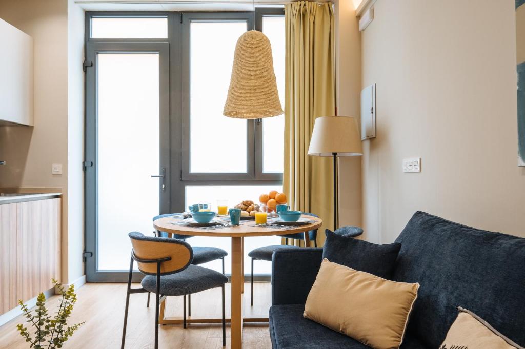 New Hostly Alameda Apartments - 14