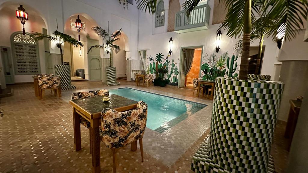 Bazén v ubytování Riad Assouel et Spa By La Siredrah nebo v jeho okolí