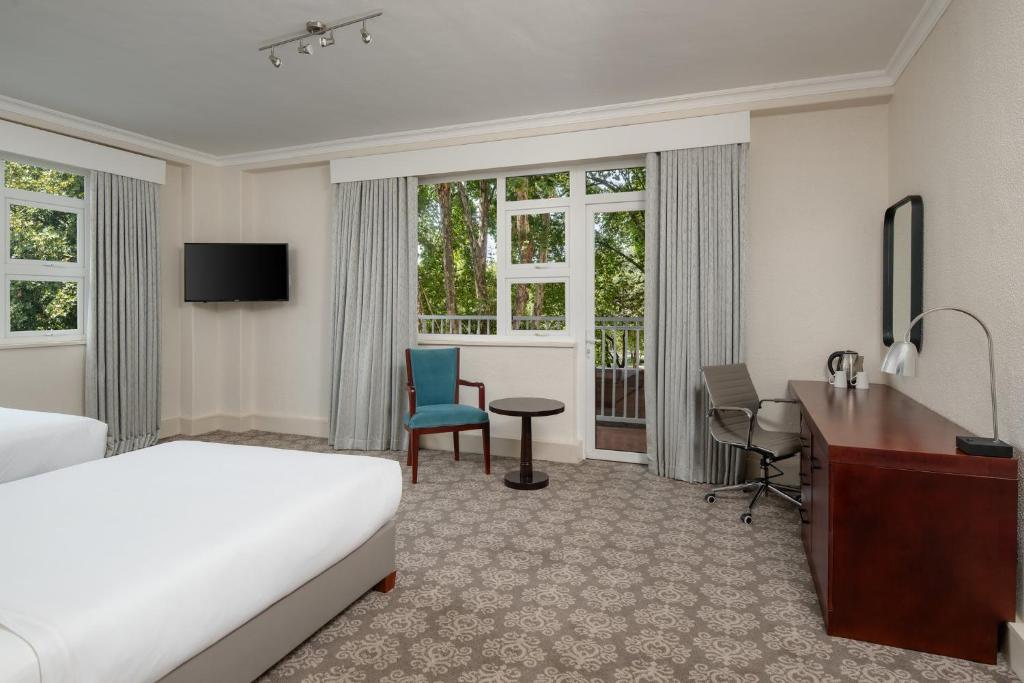 Holiday Inn - Johannesburg Sunnyside Park, an IHG Hotel - Salle Jumelle Standard Avec Balcon