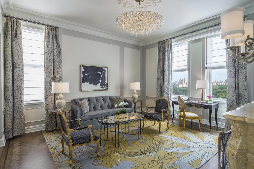 The Plaza - The Carnegie Suites