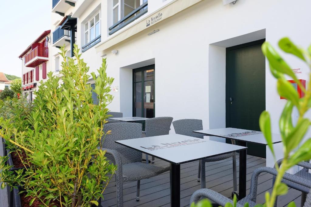 Balkón nebo terasa v ubytování Logis Hotel de la Nivelle