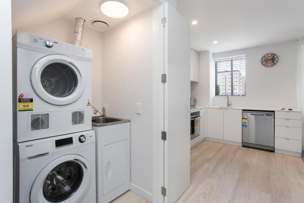 Location Location Location 2 Mins CBD Free Parking - Resim 5