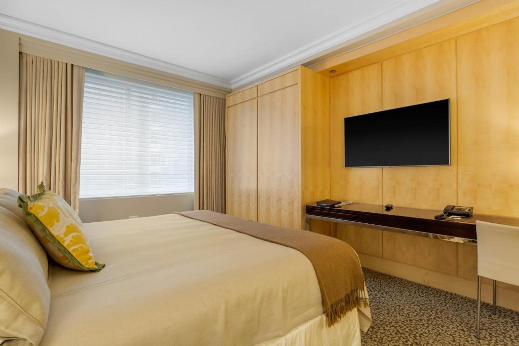 Omni Berkshire Place - Deluxe King Room