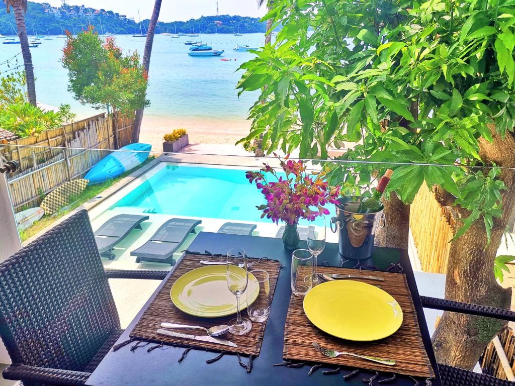 Bazén v ubytování Mango Tree Villa nebo v jeho okolí