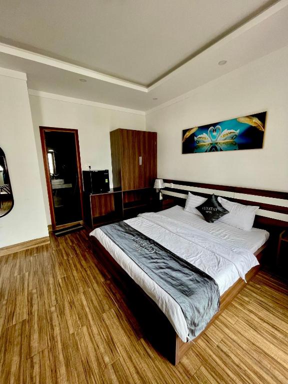 Hotel Luxstay - Family Room With Balcony