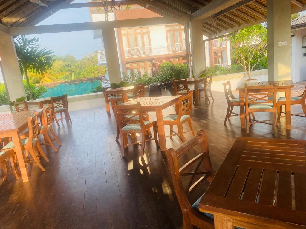 Restaurace v ubytování Hotel Cloud 9 Negombo