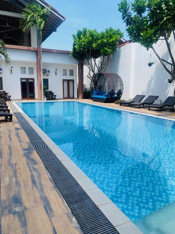 Bazén v ubytování Hotel Cloud 9 Negombo nebo v jeho okolí