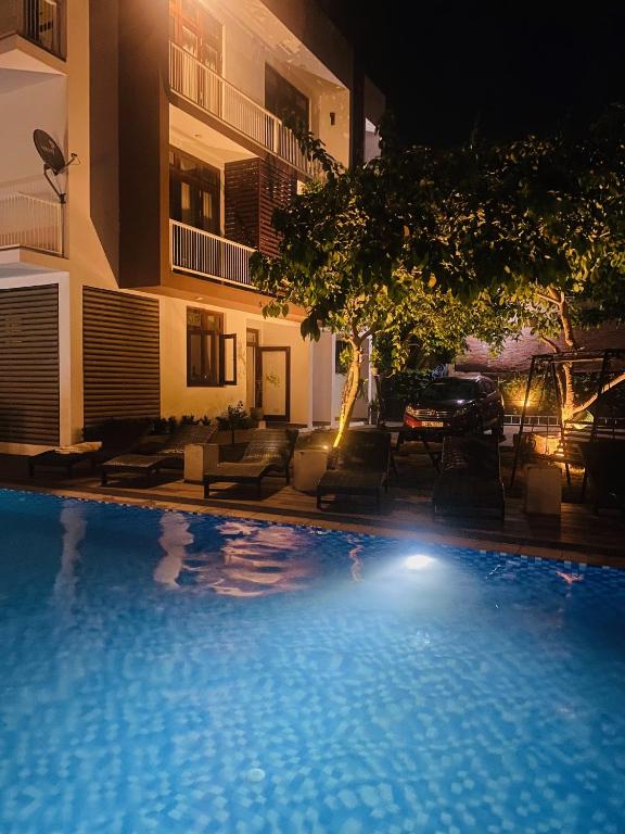 Bazén v ubytování Hotel Cloud 9 Negombo nebo v jeho okolí