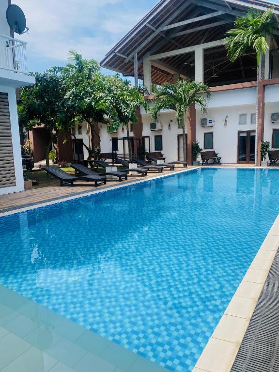 Bazén v ubytování Hotel Cloud 9 Negombo nebo v jeho okolí