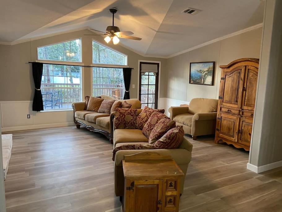 A seating area at Florida Woodland Retreat