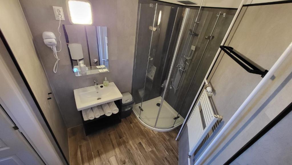 Koupelna v ubytování Hotel Szeleta