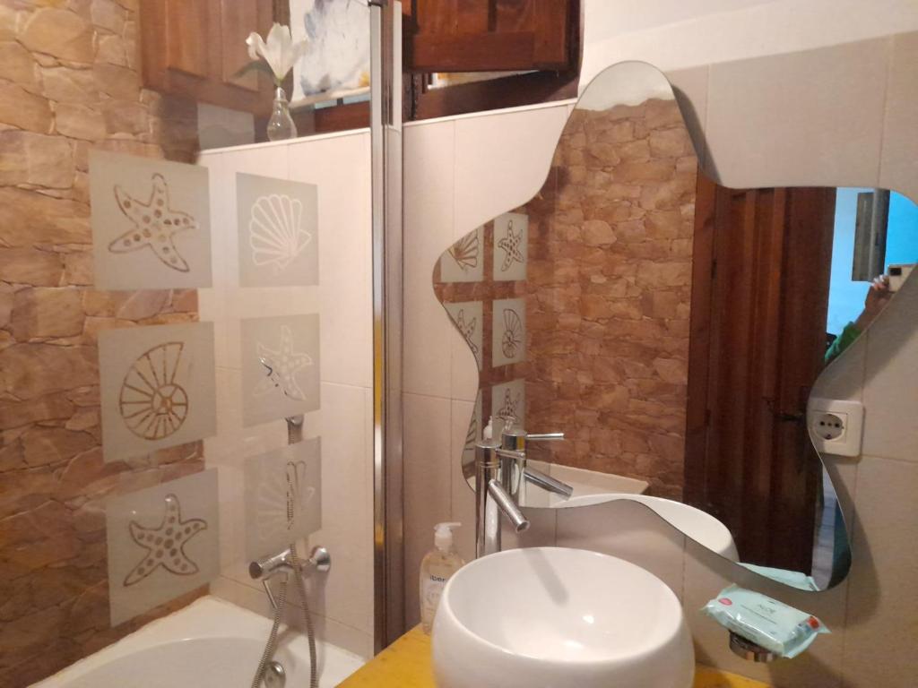 A bathroom at Claustro Home Casco Histórico Córdoba