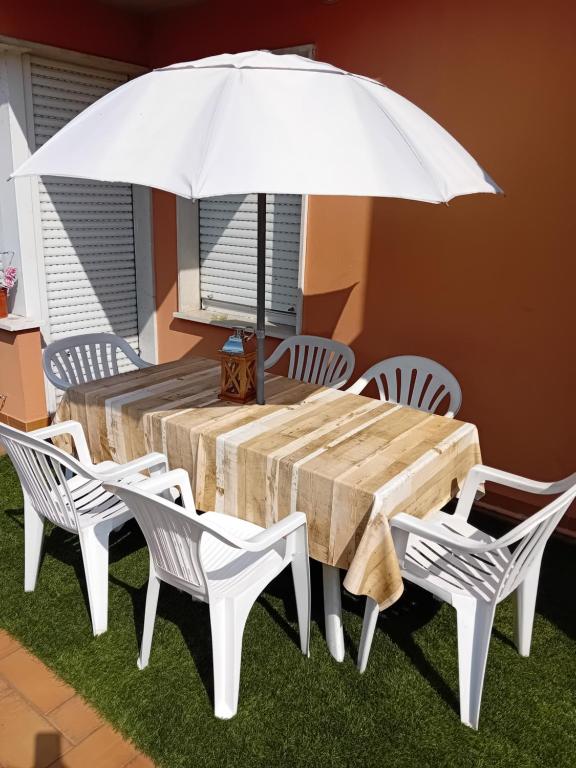 Zdjęcie z galerii obiektu Garda City Home Family Apartments w mieście Garda