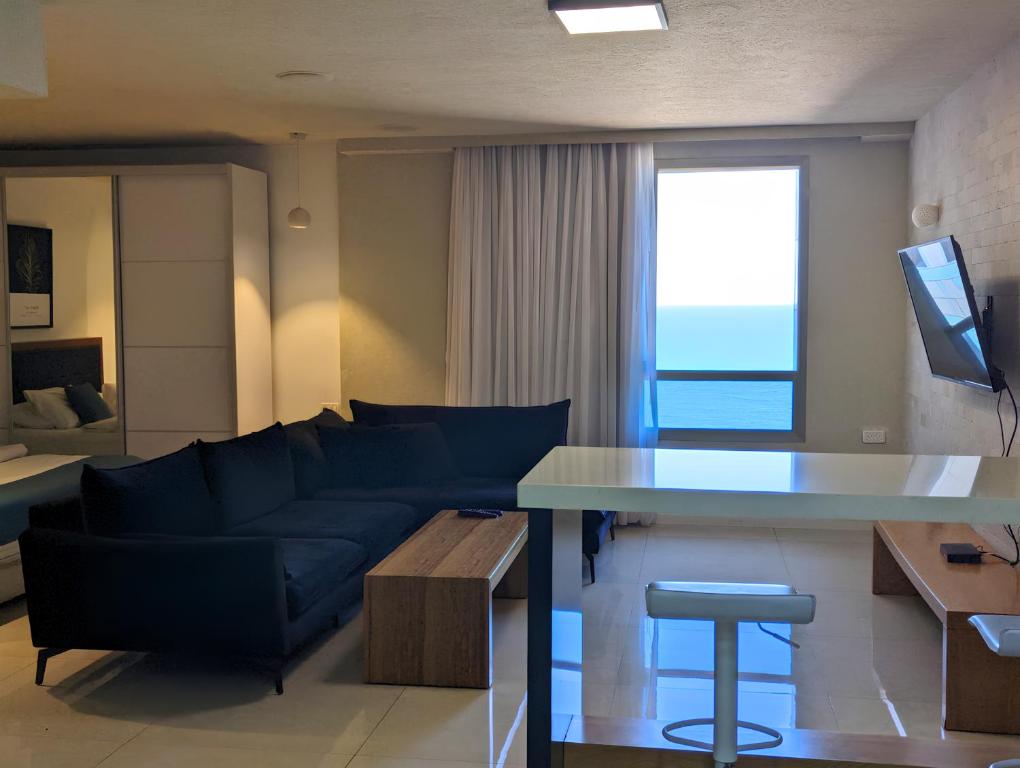 Almog Haifa Israel Apartments מגדלי חוף הכרמל - Suite Con Bañera De Hidromasaje