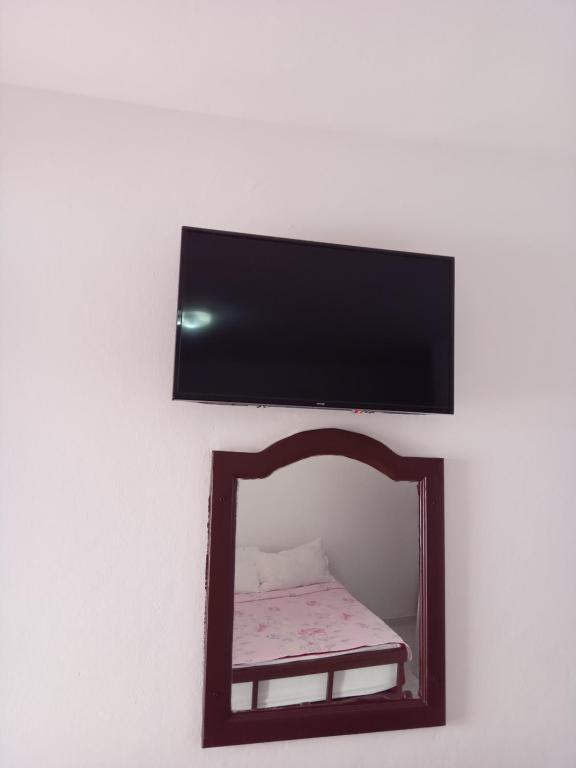 TV a/nebo společenská místnost v ubytování Hôtel Briech & Spa