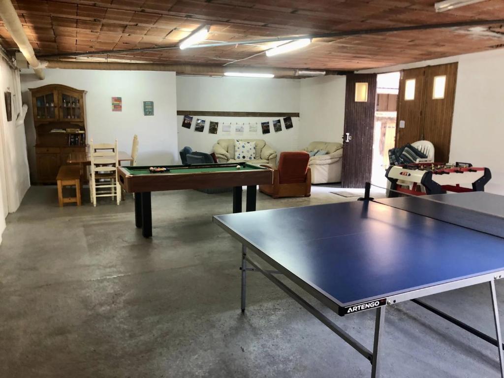Stolní tenis v ubytování Le Petit Lac nebo okolí