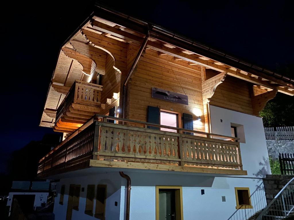 Svalir eða verönd á Chalet L'Adret, 3,5 pièces dans les combles.